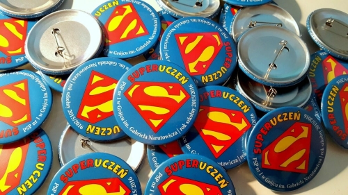 przypinki superuczeń.jpg