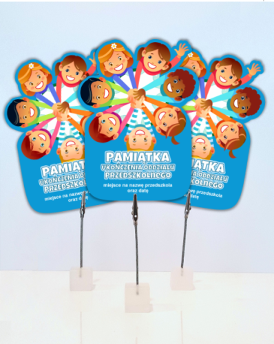 Pamiątka ukończenia oddziału przedszkolnego dzieci stojaczek na upominek.png