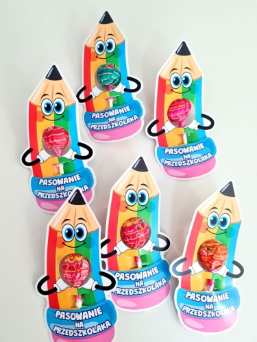 opakowani na lizaki pasowanie przedszkolaka upominki.jpg