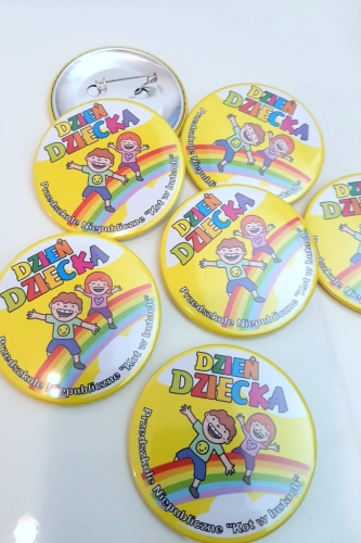 przypinki dzień dziecka przykładowa realizacja