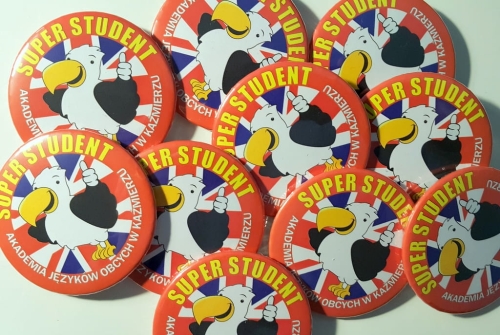 przypinki dla dzieci język angielski super student  (orzeł) przykładowa realizacja
