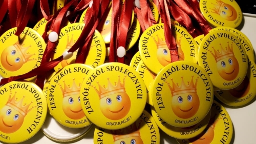 Medal: Buźka z Koroną + napisy