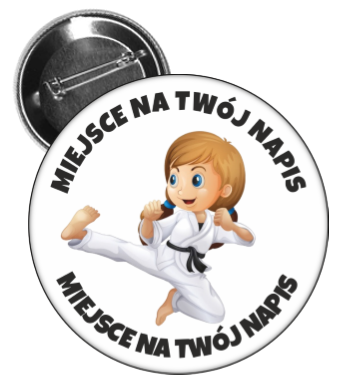 Przypinka karate z dziewczynką