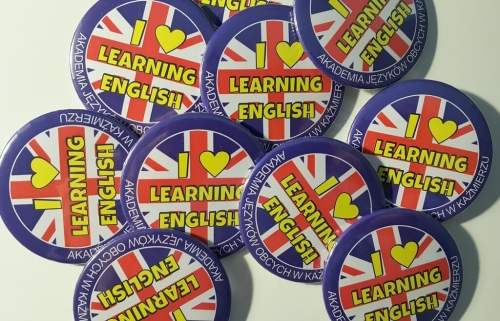 przypinki angielskie love learning english przykładowa realizacja